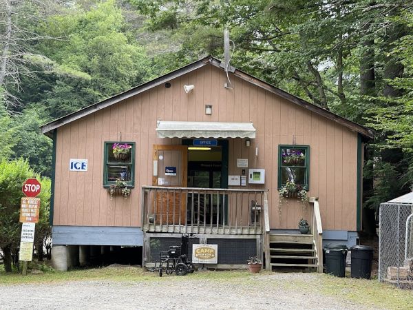 Whispering Pines Campsites and RV Park