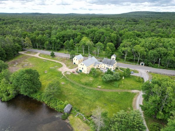 Ayers Lake Farm Campground & Cottages