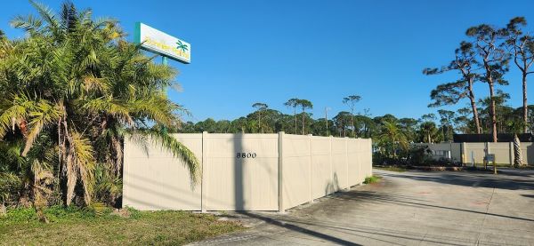 Sunnier Palms Nudist Park and Campground