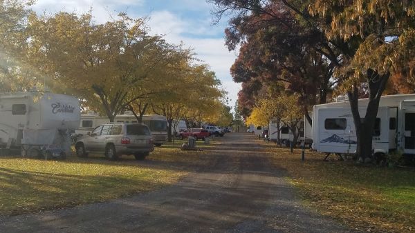 Dingerville USA Golf Club & RV Resort