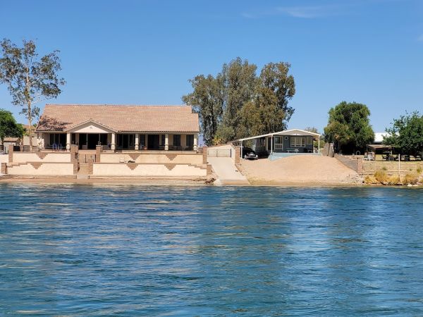 Fender's River Road Resort