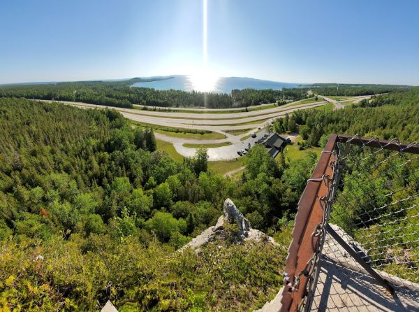 Castle Rock Lakefront Mackinac Trail Campground