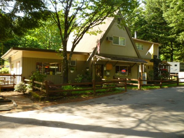 Cascade Locks / Portland East KOA