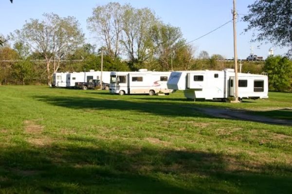 Show-Me Rest RV Park