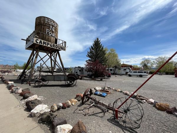 Henrie's Hitch N Post RV Resort