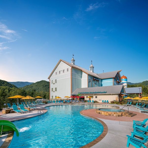 Camp Margaritaville RV Resort and Lodge - Pigeon Forge