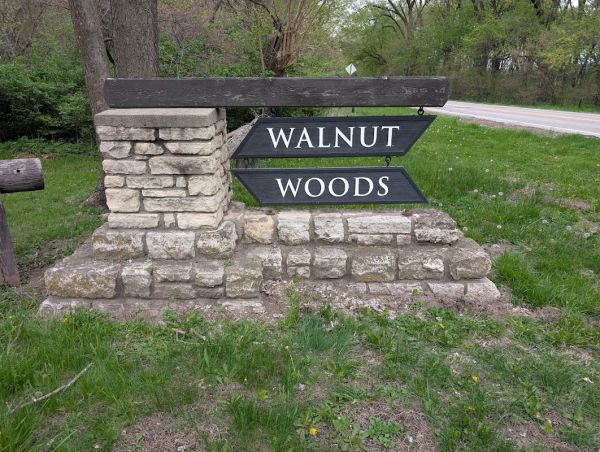 Walnut Woods State Park