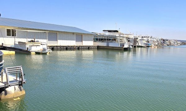 DEER FLAT BOAT IN CAMPGROUND