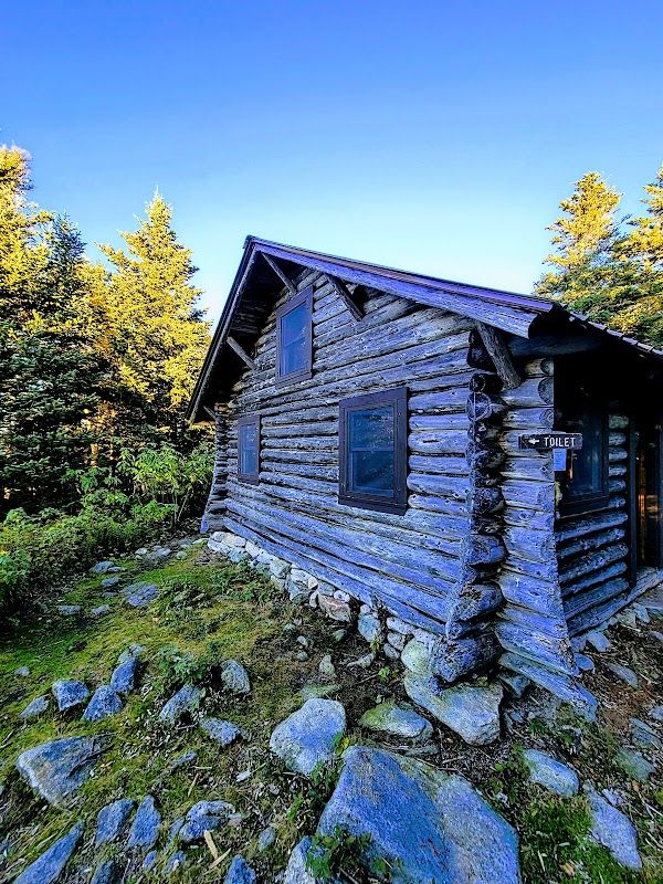 DOUBLEHEAD CABIN