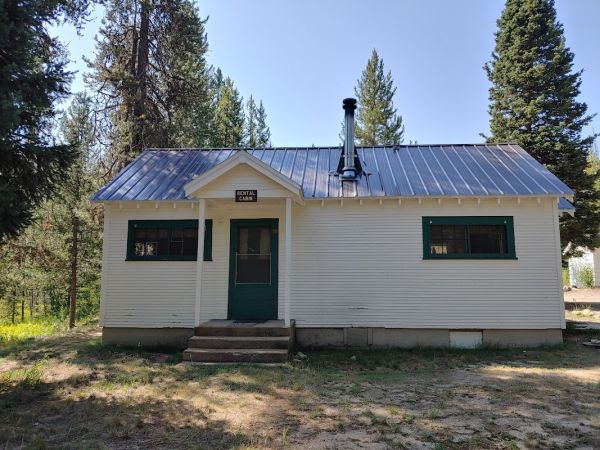 DOUGLAS CREEK CABIN
