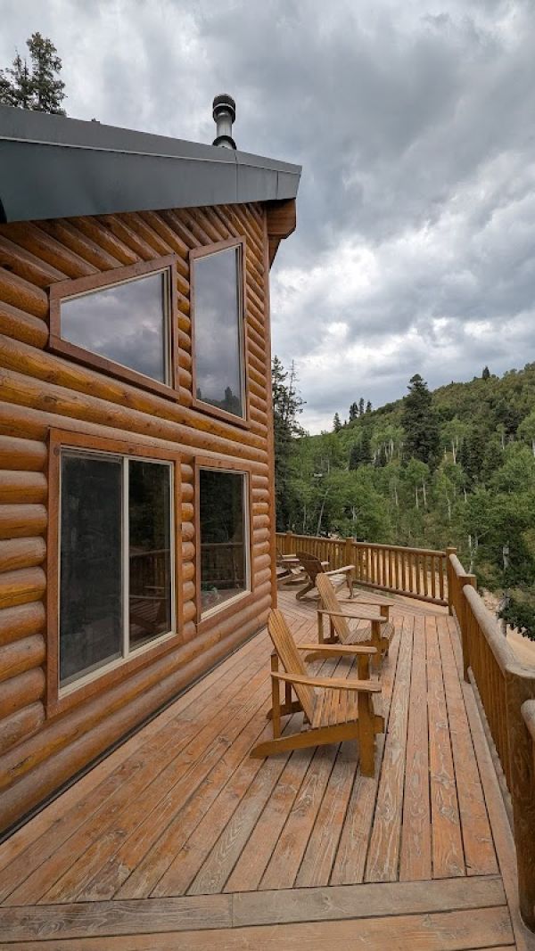 Moose Manor Cabin
