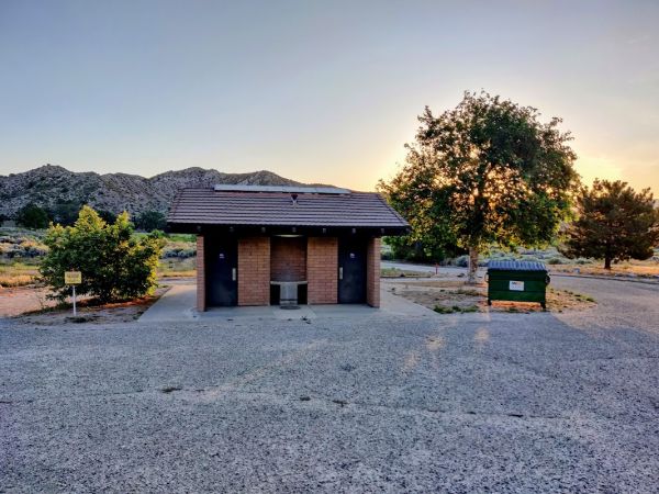PYRAMID LAKE - LOS ALAMOS CAMPGROUND