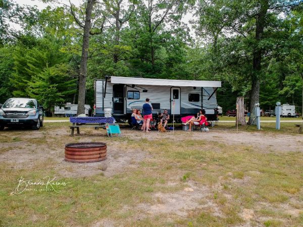 Pickerel Lakeside Campground and Cottages
