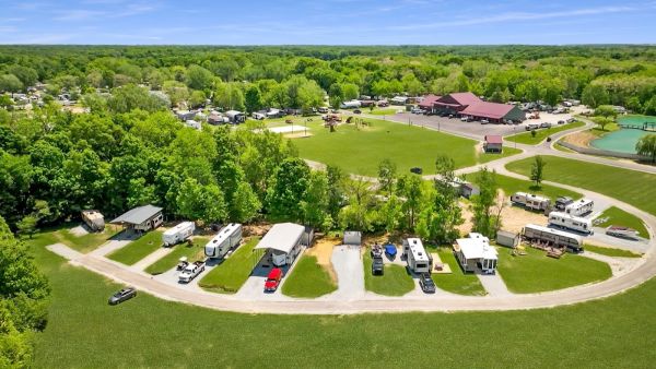 Bozarth Campground and Recreational Resort