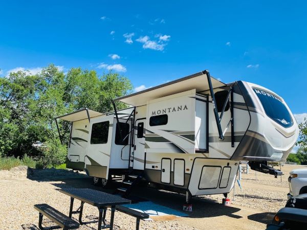 Nine Mile Guest Ranch & RV/Campground